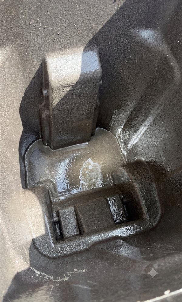 Bin latch and hinge clean and sanitized after deep cleaning